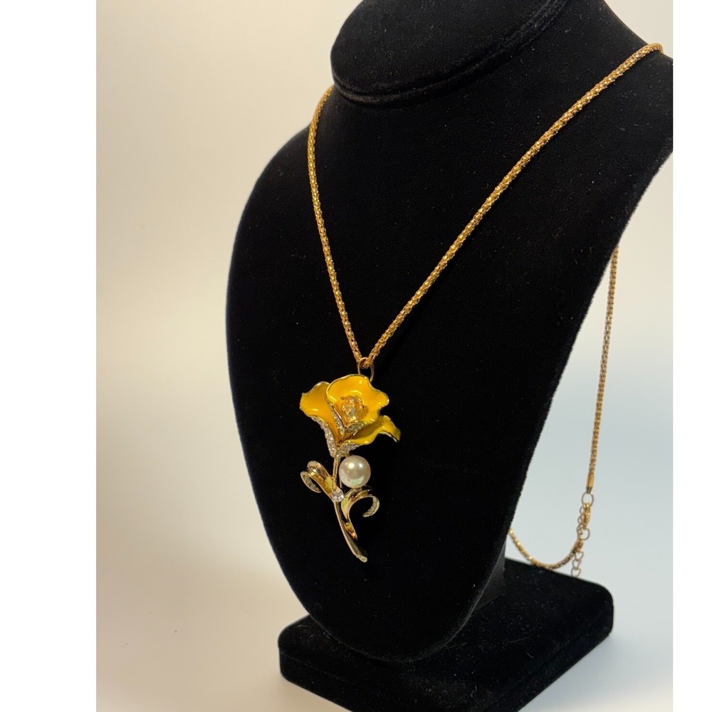 Betsey Johnson Lily Necklace Yellow Enamel Pearl Rhinestone - Picture 9 of 11
